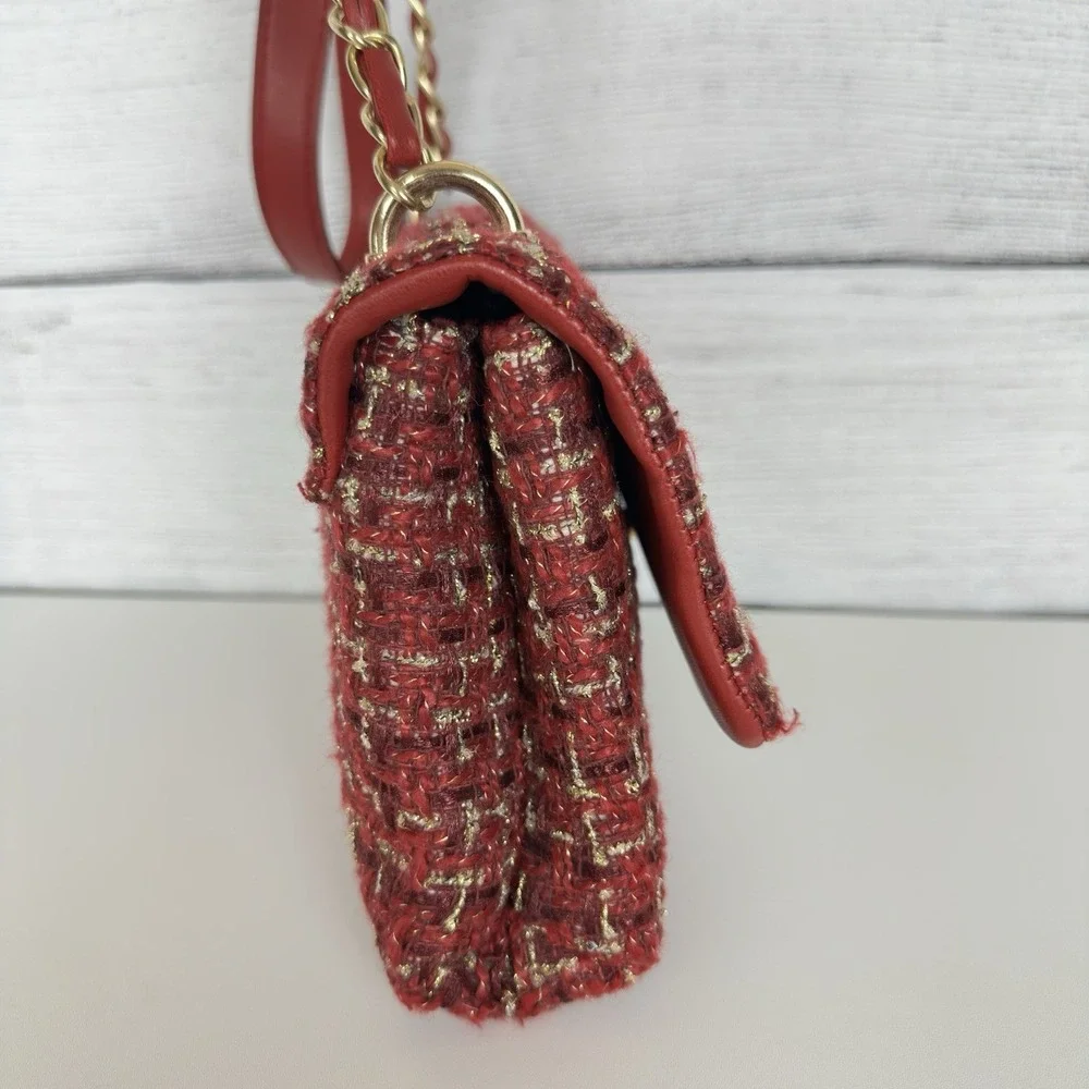 Badgley Mischka Woven Tweed‎ Messenger Bag Gold Red Coquette Pearls Chain